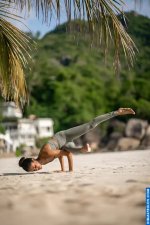 Diana Azavedo-Nude-5-leakedmodels.com.jpg