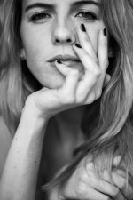 Kim Lêa-Nude-15-leakedmodels.com.jpg