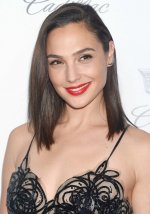 gal-gadot-2018-pga-in-beverly-hills-1.jpg
