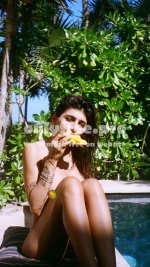 mialkhalifa (12).jpg