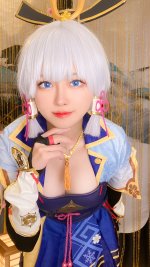Arty Huang (Arty亚缇) cosplay Ayaka Kamisato - Genshin Impact (5).jpg
