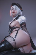 Michi Kyunn cosplay Officer 2B - NierAutomata (9).jpg