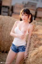 Fantasy Factory - 小丁 (Xiao Ding) - Hay Bales (6).jpg