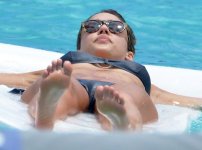 Jessica-Alba-Feet-1152795.jpg