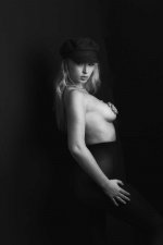 Shannon Milligan-Nude-4-leakedmodels.com.jpg