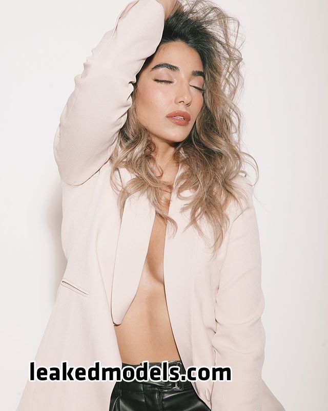 Doreen Mazoz Instagram Sexy Leaks (16 Photos)